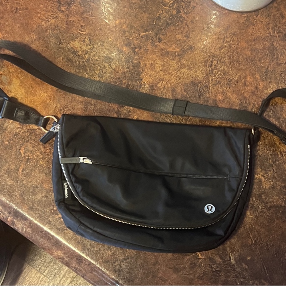 lululemon athletica Festival 5L Black Belt Bag with Silver Hardware